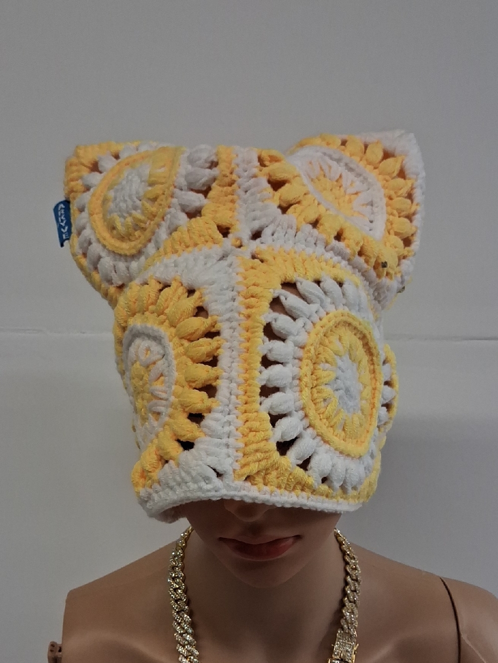 NWOT Cat Hat Arkyve Knit Cap Yellow & White, Unisex